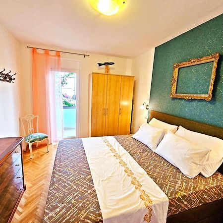Apartments Tempera By The Beach Сплит Екстериор снимка