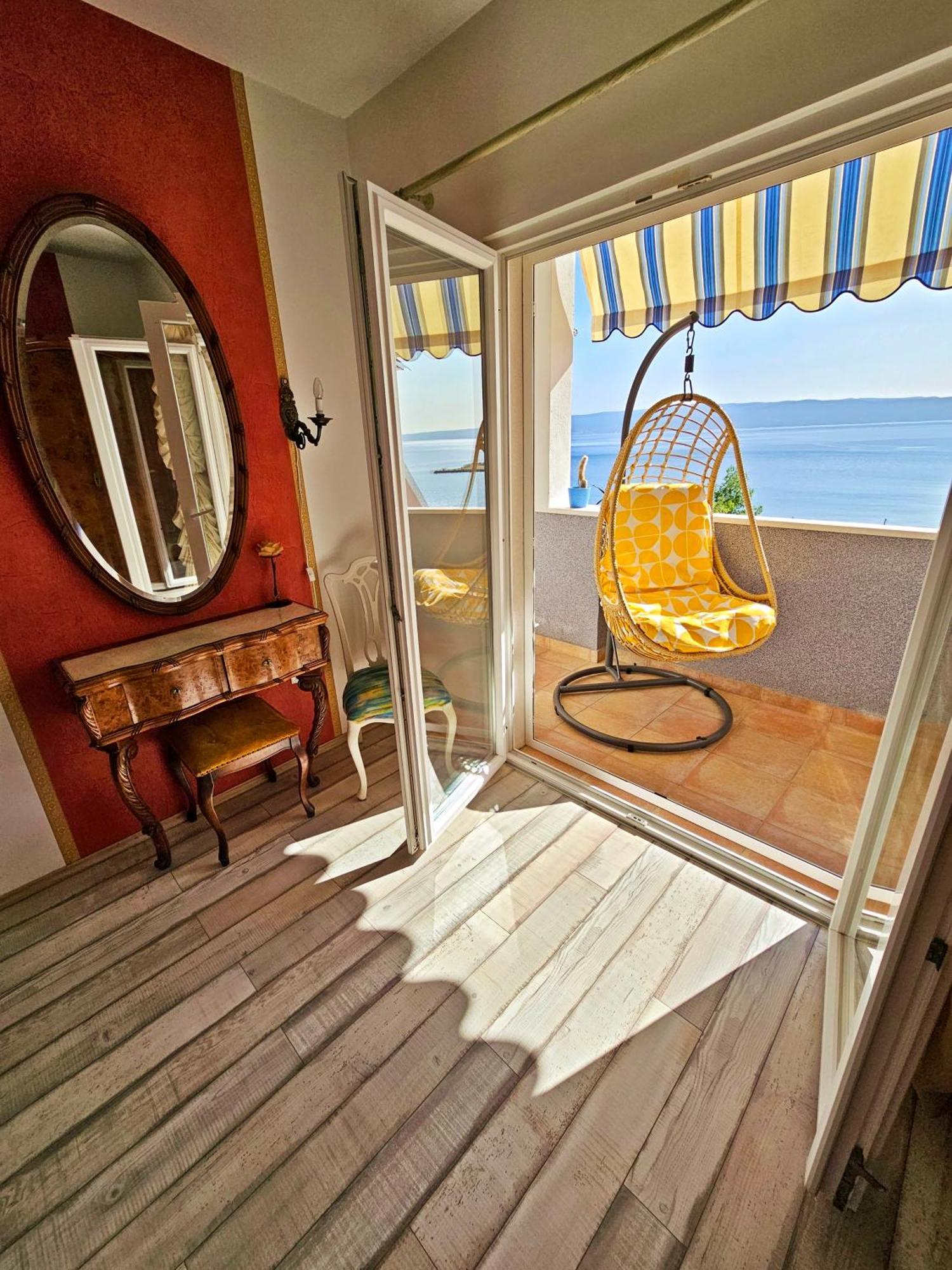 Apartments Tempera By The Beach Сплит Екстериор снимка