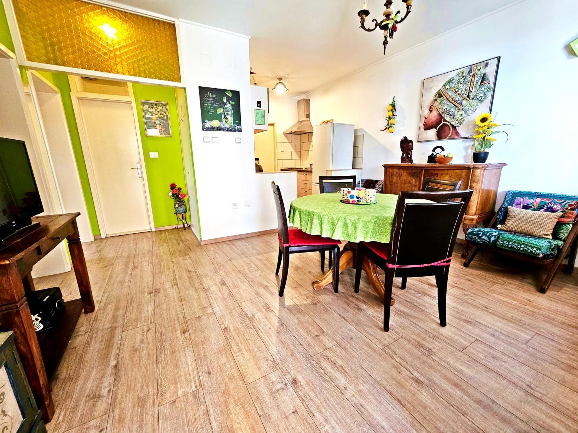 Apartments Tempera By The Beach Сплит Екстериор снимка